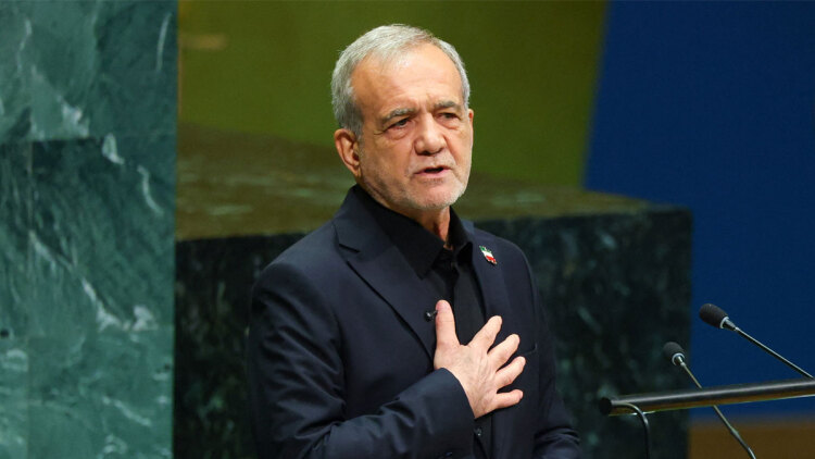 Ο Πεζεσκιάν απαντά στις απειλές Τραμπ: Το Ιράν δεν θα υποκύψει ποτέ, είμαστε έτοιμοι για διπλωματική λύση στη σύγκρουση