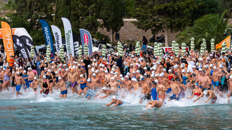 Όλα όσα ζήσαμε στο επετειακό Spetses Mini Marathon

