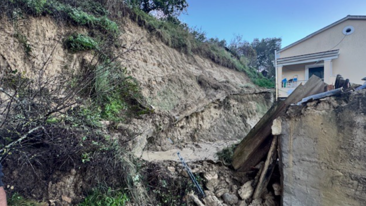 Προειδοποίηση για επικίνδυνα φαινόμενα σε Λευκάδα, Άρτα, Πρέβεζα, Θεσπρωτία, Ιωάννινα - Τι είναι η γραμμή λαίλαπας που πλήττει τα βορειοδυτικά
