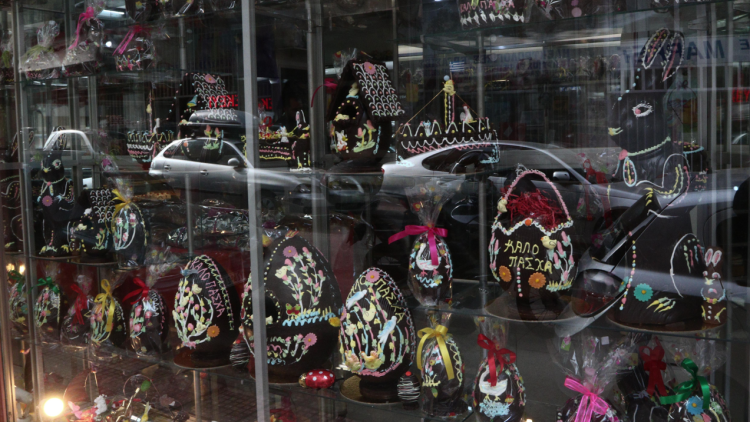 Πασχαλινό ωράριο καταστημάτων: Ξεκινά από 2/4, πόσο θα διαρκέσει - Ποια Κυριακή θα είναι ανοιχτά τα μαγαζιά