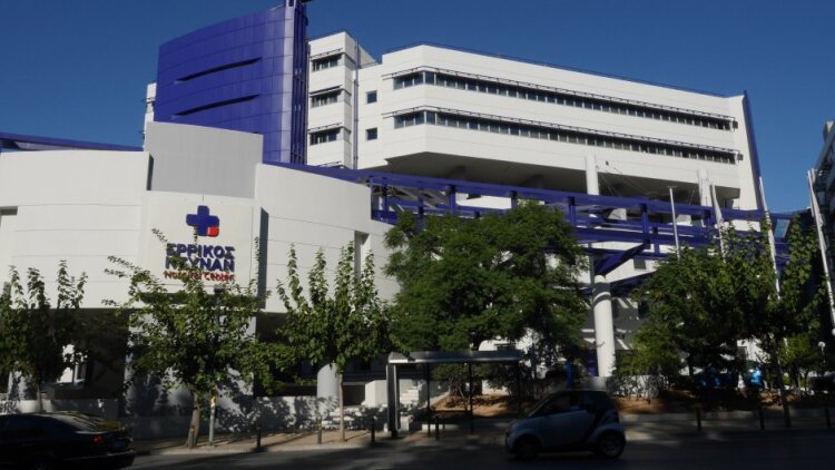 Ρομποτικό άλμα του «Ερρίκος Ντυνάν» με το μοναδικό στην Ελλάδα χειρουργικό σύστημα Da Vinci 5
