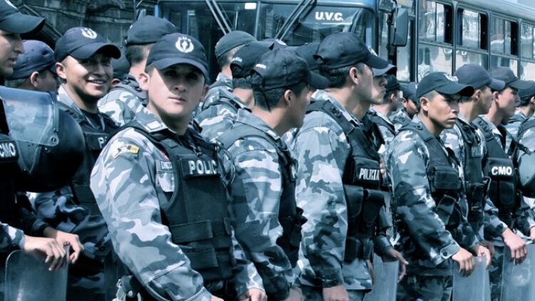 Δέκα άνδρες ντυμένοι με στολές στρατιωτών δολοφόνησαν 7 άτομα  στον Ισημερινό
