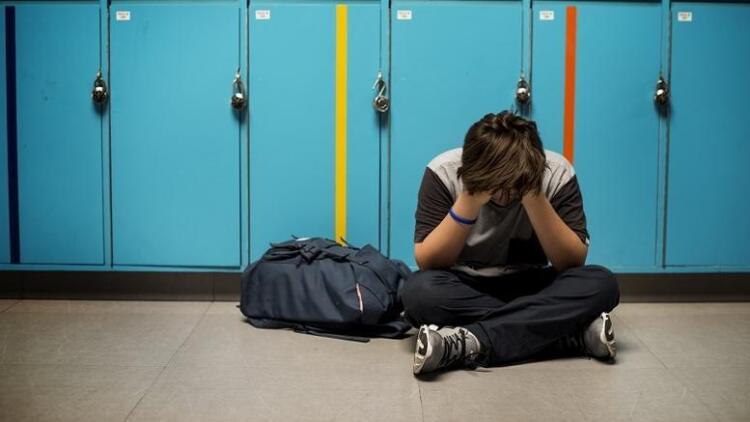 15χρονος έκανε bullying σε 13χρονο στο Μεσολόγγι και συνελήφθη, τον προσέβαλε και για την καταγωγή του