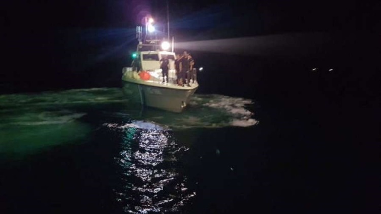 Εισροή υδάτων σε αλιευτικό σκάφος με έξι επιβαίνοντες βορειοανατολικά της Σύρου