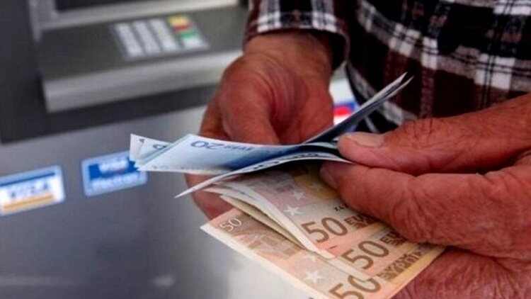 Αναδρομικά: Ποιοι συνταξιούχοι θα λάβουν τρία πακέτα με χρήματα από τον Σεπτέμβριο