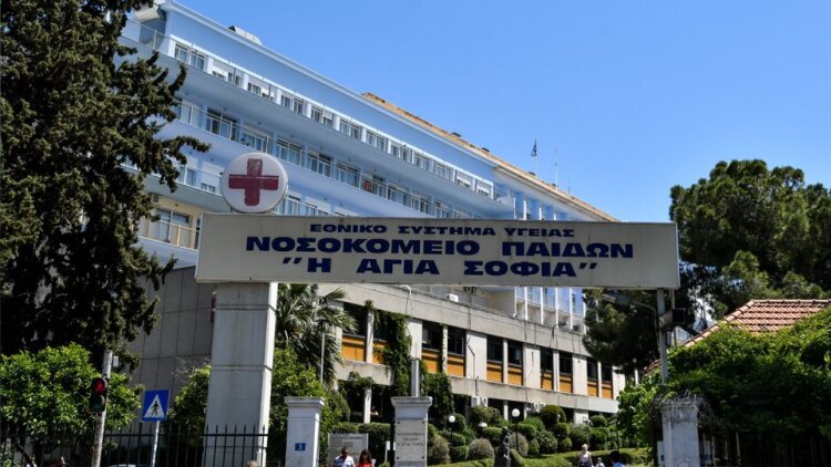 12χρονη από τη Νέα Υόρκη διαγνώστηκε με όγκο ενώ έκανε διακοπές στην Ελλάδα και χειρουργήθηκε με επιτυχία στο Παίδων «Η Αγία Σοφία»