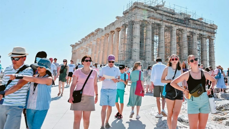 Τράπεζα της Ελλάδος: Πάνω από 8,5 εκατ. τουρίστες στο α’ πεντάμηνο του έτους