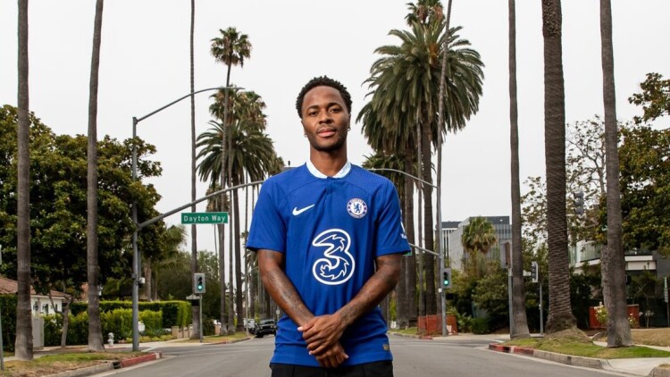 Ο Ραχίμ Στέρλινγκ υπέγραψε στη Φέγενορντ ως το τέλος της σεζόν