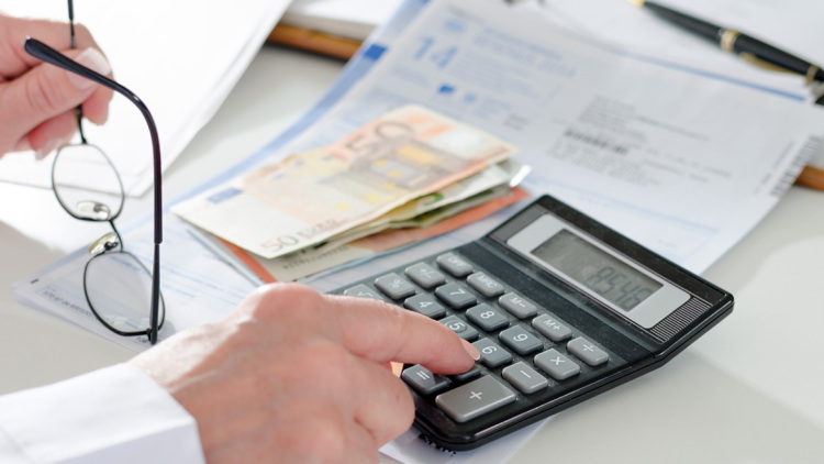 ΕΦΚΑ: Ποια χρέη θα παραγράφονται στην 5ετία, τι αλλάζει από το 2026
