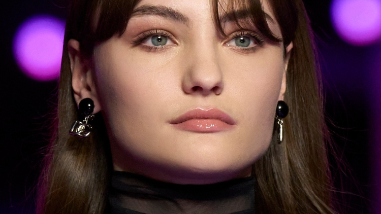 Σκέφτεστε να κάνετε αφέλειες; Εδώ θα βρείτε την έμπνευση που ψάχνατε πριν κλείσετε ραντεβού στο κομμωτήριο