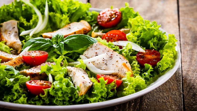 22 σαλάτες ιδανικές για το βραδινό μας γεύμα