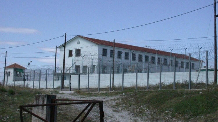 Συναγερμός στις φυλακές Κασσαβέτειας: Εντοπίστηκαν δύο κρατούμενοι με φυματίωση