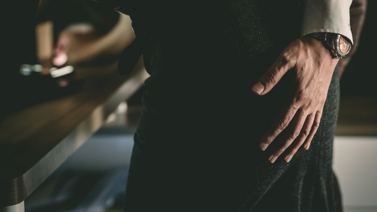 Οι συμπεριφορές σεξουαλικής παρενόχλησης στο χώρο εργασίας που πολλοί άντρες θεωρούν «αθώες»