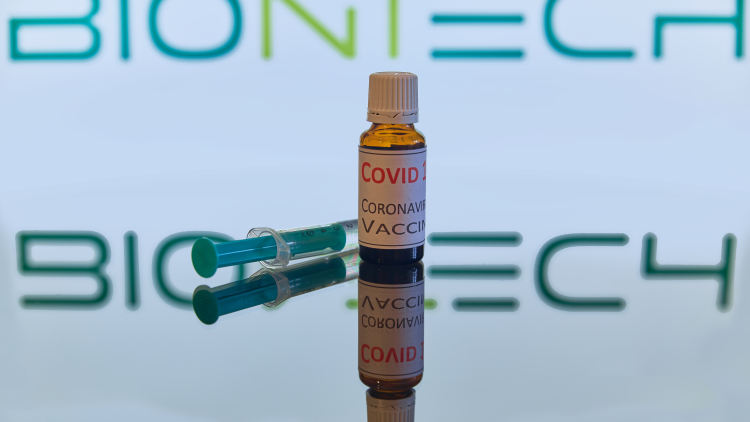 Κλείνει τρία εργοστάσια στη Γερμανία η BioNTech