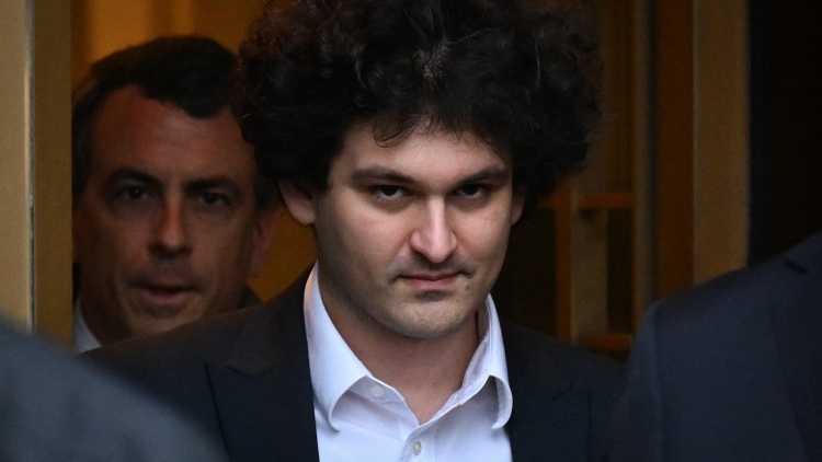 Χάρη από τον Τραμπ ζήτησε ο καταδικασμένος μεγιστάνας των κρυπτονομισμάτων Σαμ Μπάνκμαν-Φριντ
