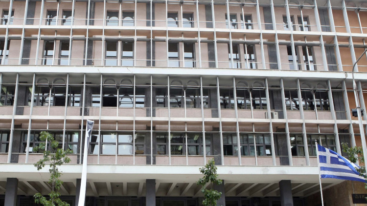 Ελεύθεροι ο 48χρονος και η 20χρονη για την ψεύδη δήλωση πατρότητας σε νεογέννητο στη Θεσσαλονίκη
