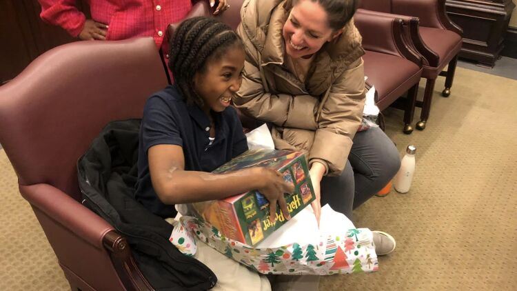 Η φοβερή ιστορία της υιοθεσίας ενός 10χρονου με τετραπλό ακρωτηριασμό από τους δασκάλους του