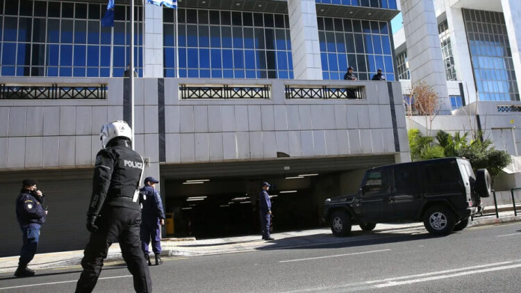 Κρατούμενος απέδρασε από το Εφετείο Αθηνών, αναζητείται από τις Αρχές