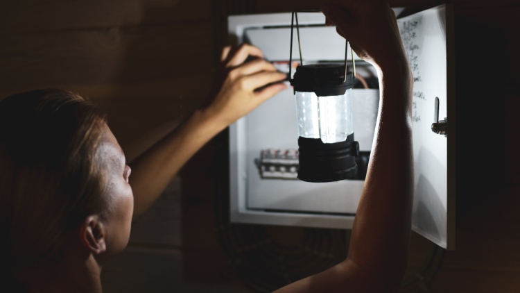 Συσκότιση στο κέντρο του Παγκρατίου, για βλάβη μιλάει -πάλι- ο ΔΕΔΔΗΕ