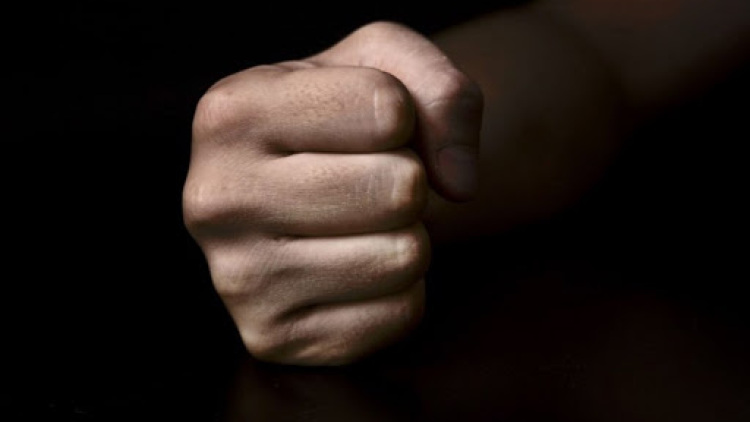 Άνδρας στην Κω νόμιζε ότι έβγαινε ραντεβού με ανήλικη, αλλά του είχαν στήσει παγίδα και τον έδειραν