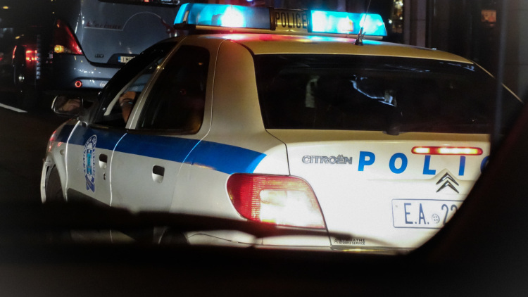 Συναγερμός για ύποπτη βαλίτσα στα Εξάρχεια, έλεγχος από το ΤΕΕΜ, σε ποιους δρόμους διακόπηκε η κυκλοφορία
