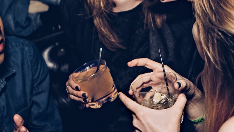 Πόσο μοίρασμα της προσωπικής ζωής είναι υπερβολικό στη δουλειά;