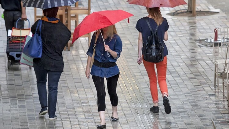 Επικαιροποίηση έκτακτου δελτίου επιδείνωσης καιρού από την ΕΜΥ, «κόκκινη» προειδοποίηση και για την Αττική