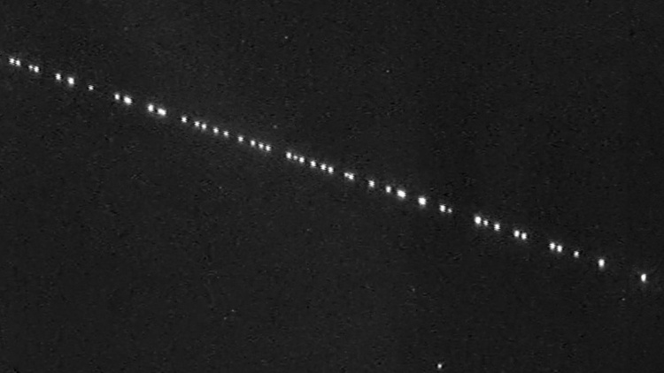 Ακτιβιστές παρακάμπτουν τις απαγορεύσεις και στέλνουν συσκευές Starlink στο Ιράν: Εκτίμηση για πάνω από 50.000 τερματικά στη χώρα