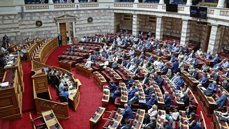 Με 159 «Ναι» υπερψηφίστηκε το νομοσχέδιο για τη μετάβαση του ΟΠΕΚΕΠΕ στην ΑΑΔΕ