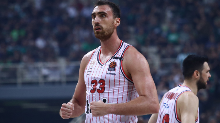 Τιμή και χαρά να είμαι ο κορυφαίος ριμπάουντερ της EuroLeague, λέει ο Μιλουτίνοφ