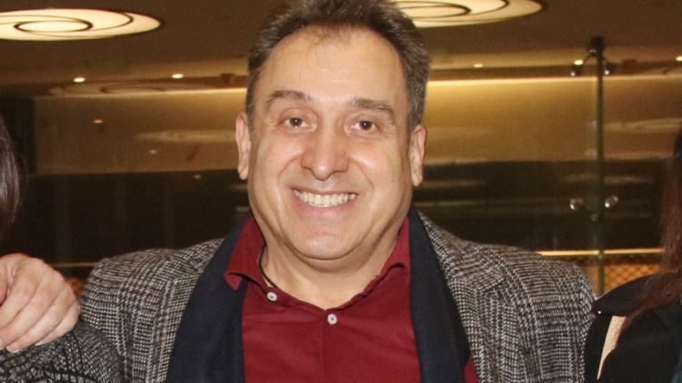 Πάνος Σταθακόπουλος: Ποτέ δεν πήγα διακοπές ως παιδί γιατί δούλευα, μπάνιο στη θάλασσα έκανα για πρώτη φορά στο Γυμνάσιο