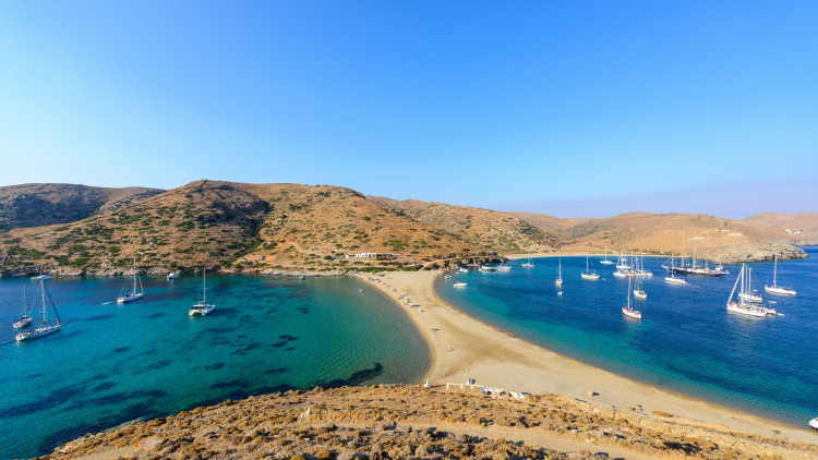 Οι Αθηναίοι δραπετεύουν μαζικά στην Κύθνο
