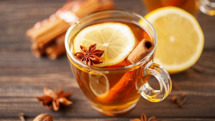 Ζεστό ουίσκι με κλημεντίνες και μπαχαρικά για τα κρύα βράδια του χειμώνα