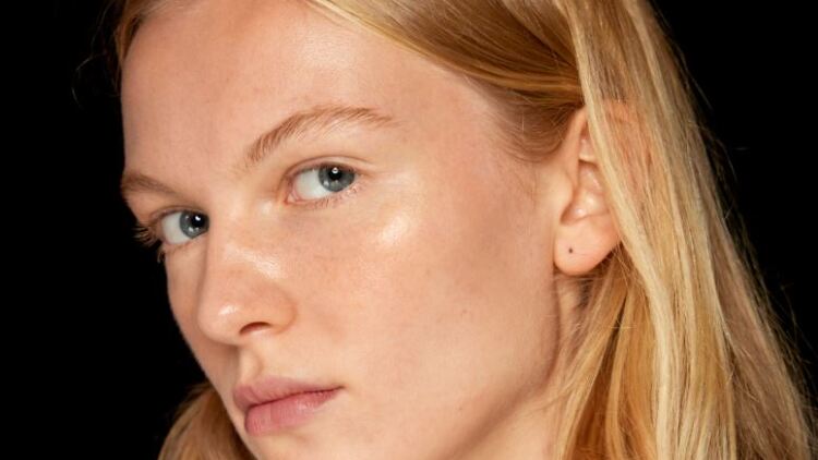 Anti-botox: 5 αποτελεσματικές εναλλακτικές θεραπείες που μπορείτε να κάνετε στον δερματολόγο 