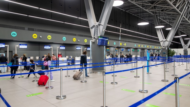 Θεσσαλονίκη: Μεθυσμένος Άγγλος επιτέθηκε σε επιβάτες και πλήρωμα πτήσης, αναγκαστική προσγείωση στο «Μακεδονία»
