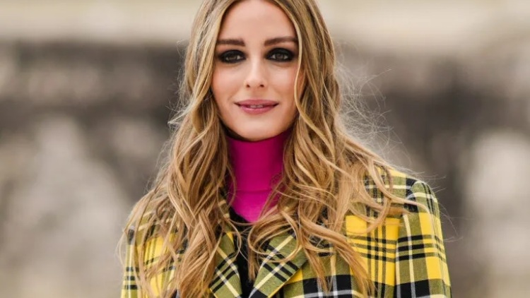 TikTok: Με αυτό το τρικ θα κάνετε τέλειες μπούκλες χρησιμοποιώντας scrunchies