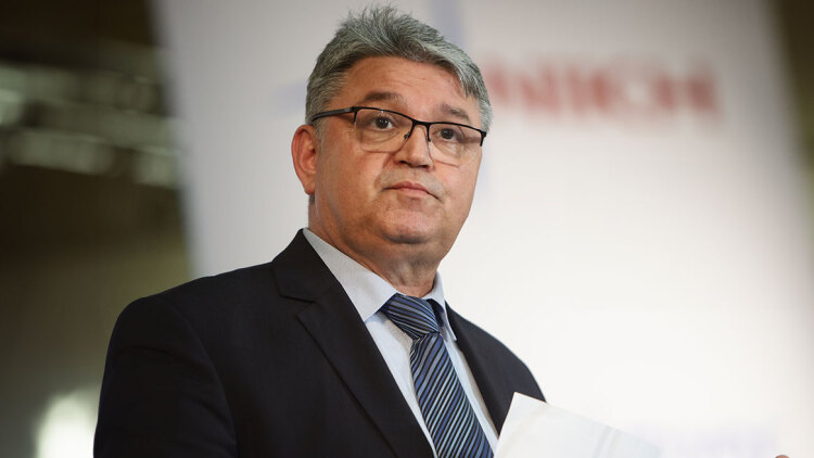 Νατσιός: Πετάξαμε τη μάνα έξω από το σπίτι, δεν είναι χειραφέτηση είναι σκλαβιά