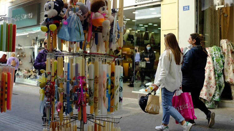 Ανοικτά τα καταστήματα την Κυριακή 