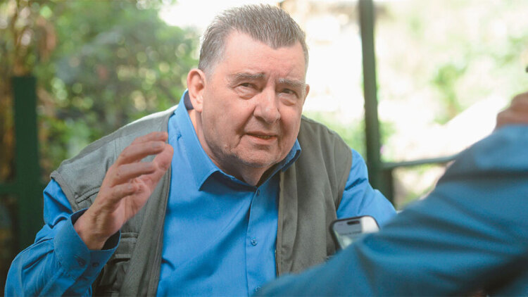 Καρατζαφέρης: Ο Σαμαράς κάτι φοβάται, δεν ξέρω αν θα κάνει κόμμα, τα καρφιά για Καμμένο και Καρυστιανού