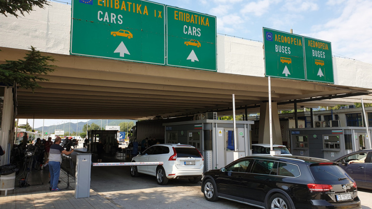 Πολύωρος αποκλεισμός από τους παραγωγούς στον Προμαχώνα, δεν περνούν τα φορτηγά διεθνών μεταφορών