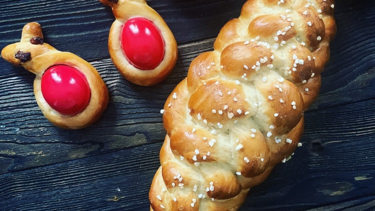 Τι να κάνετε με το τσουρέκι που περίσσεψε από το Πάσχα – 3 πεντανόστιμες συνταγές