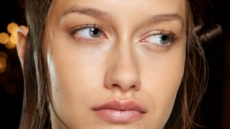 Diamond Lips: Το τρικ για πιο σαρκώδη χείλη που έχει γίνει viral στο TikTok 