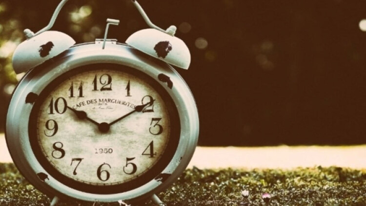 Αλλαγή ώρας: Πότε γυρίζουμε τα ρολόγια μία ώρα μπροστά - Πώς επηρεάζονται οι συσκευές και τι να προσέξετε

