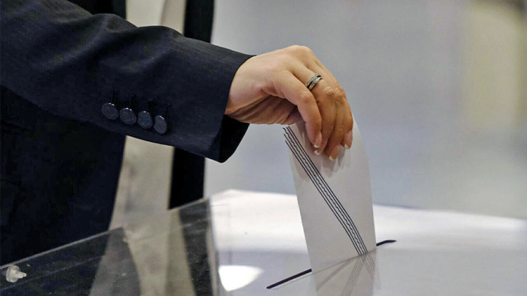 Το προβάδισμα της ΝΔ με το «3» μπροστά, η μάχη ΕΛΑΣ-ΠΑΣΟΚ για τη δεύτερη θέση και η νέα παράμετρος Κασιδιάρη