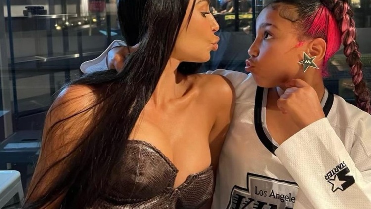 Τα πρώτα παιδιά των social media ενηλικιώθηκαν με τραύματα: Σταματήστε το oversharing, προειδοποιούν τους γονείς