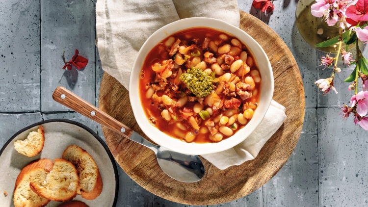 Μινεστρόνε με φασόλια