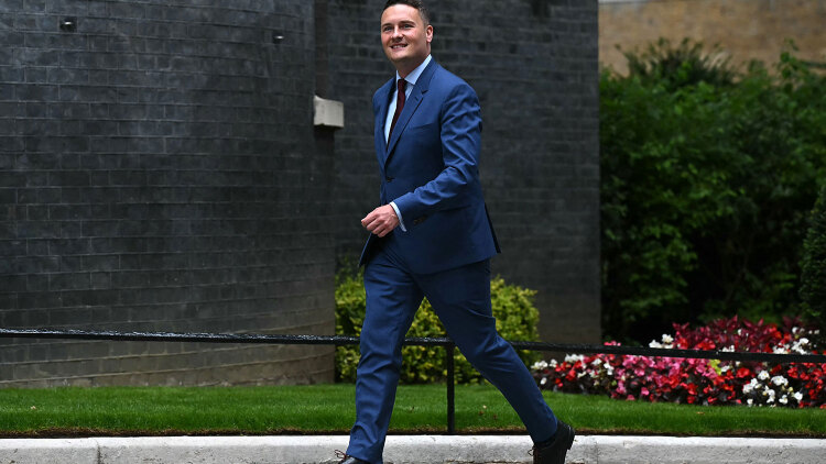 Ο Βρετανός υπουργός Υγείας ζητά από τους γιατρούς να αναβάλουν απεργίες λόγω γρίπης: Είναι εγωιστικές και επικίνδυνες