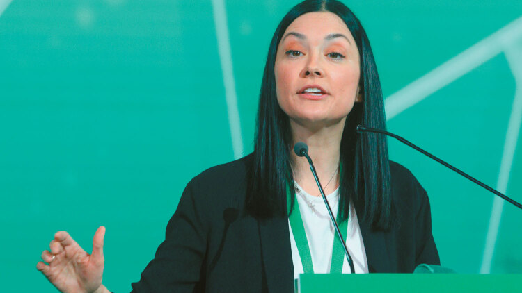Η αξιοπιστία του Μακάριου Λαζαρίδη είναι όση και των πτυχίων του, λέει η Γιαννακοπούλου