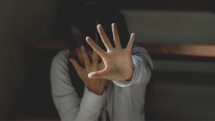 Ηράκλειο Κρήτης: 31χρονη κατήγγειλε τον σύζυγο και την πεθερά της ότι την κλείδωσαν σε σπίτι για τρεις μέρες