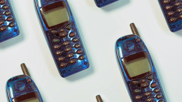 Τι συνέβη όταν μια γυναίκα αποφάσισε να περάσει μια εβδομάδα με το παλιό κινητό Nokia